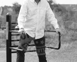 Portrait N&B - Photo. sensible... au naturel Photographie "portrait" N&B réalisée dans le parc des Ardoisières à TRÉLAZÉ (49)