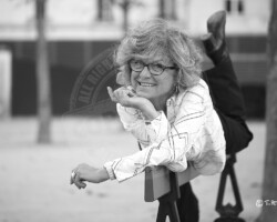 Portrait N&B - Photo. sensible... au naturel Photographie "portrait" N&B réalisée dans le jardin du Mail à ANGERS (49)